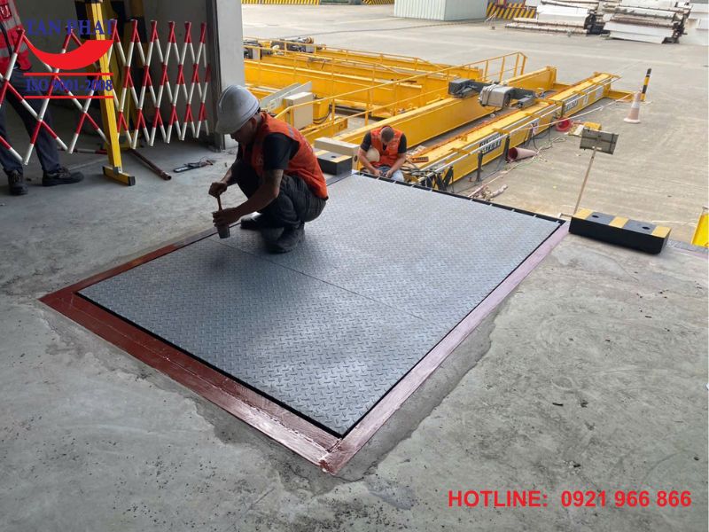 Tân Phát lắp đặt Dock Leveler 8 tấn