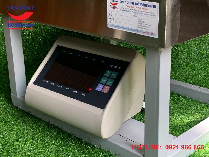 Cân sử dụng đầu cân điện tử với khả năng chốt số nhanh chóng