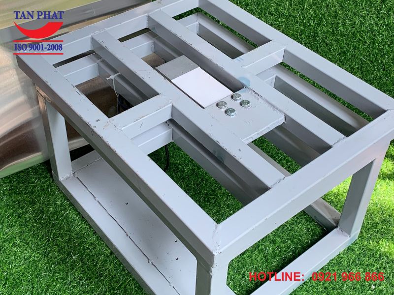 Cân điện tử T7E 300kg với khung cơ khí chắc chắn, bền bỉ