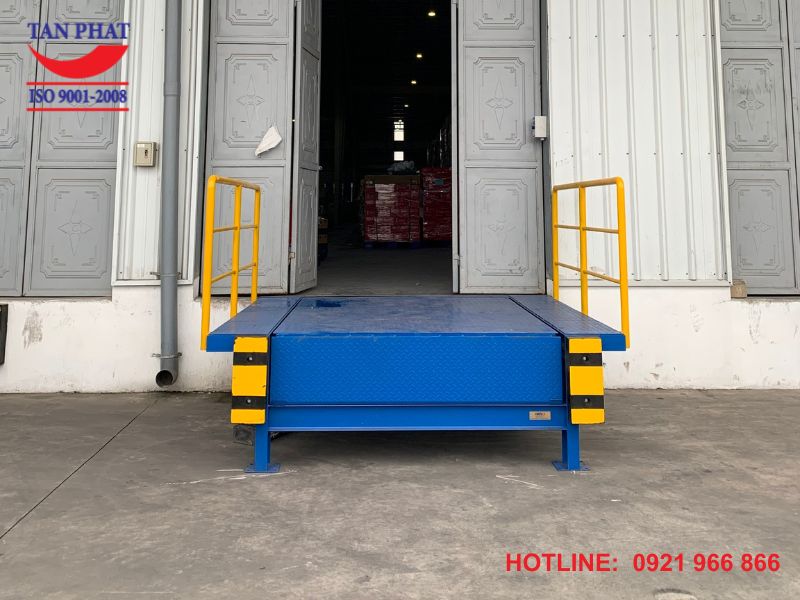 Sàn nâng ngoài trời là gì?