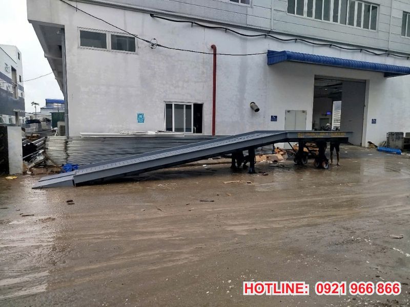 Tư vấn, báo giá cầu dẫn lên container uy tín, giá tốt