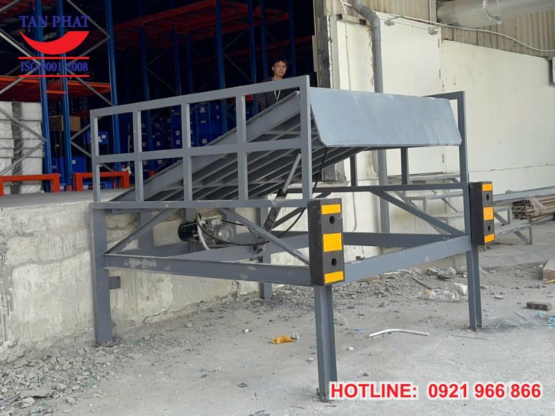 Lý do nên chọn dock leveler tại Tân Phát?