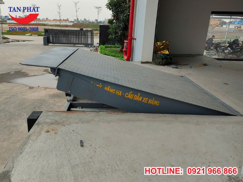 Tân Phát - đơn vị chuyên lắp đặt dock leveler uy tín, chất lượng