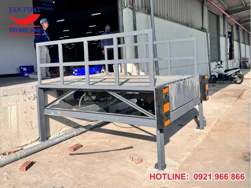 Ưu điểm nổi bật của dock leveler 2400x2000mm