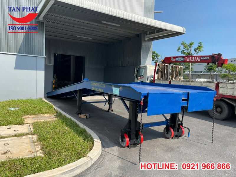 Cầu dẫn xe nâng 10 tấn sở hữu kết cấu cơ khí vững chắc, bền bỉ