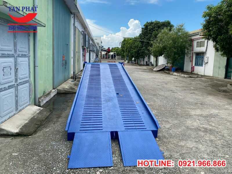 Lợi ích khi sử dụng cầu dẫn xe nâng lên container 10 tấn