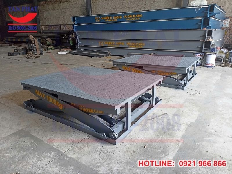 Bàn nâng thủy lực được thiết kế, lắp đặt bởi Tân Phát