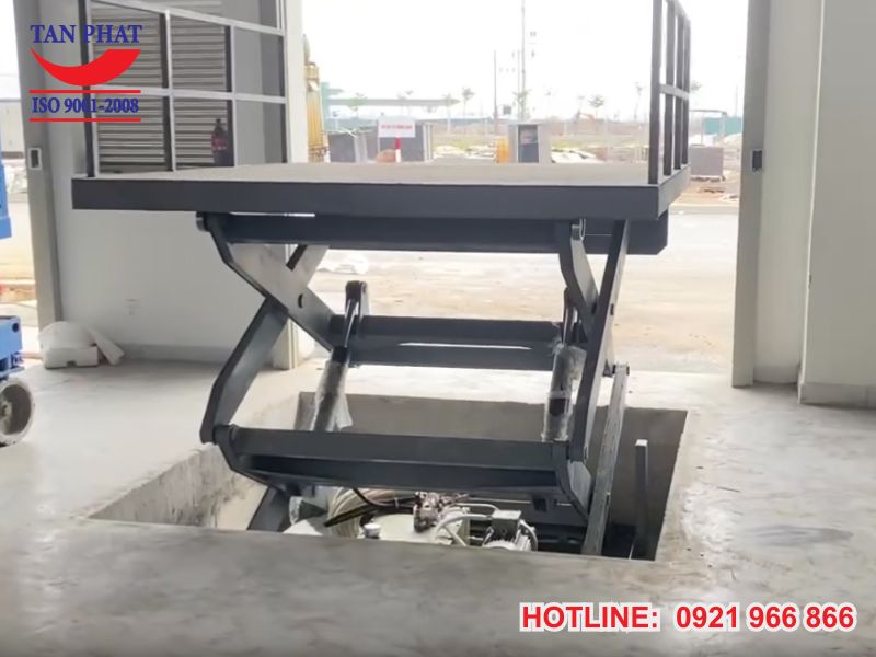 An toàn và ổn định, nhờ hệ thống thủy lực chất lượng cao và cơ cấu khóa chống trượt.