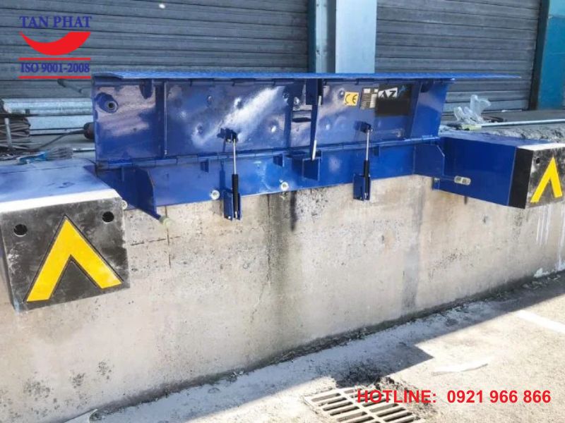 Sàn nâng thủy lực nhỏ Tân Phát lắp đặt tại Bắc Ninh