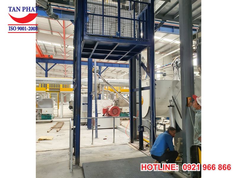 Thang nâng hàng 5 tấn nâng hạ êm mượt