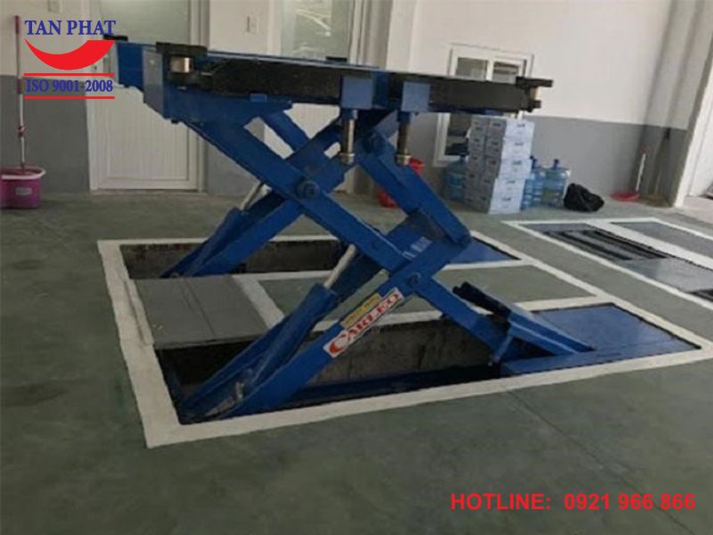 Giá thành cầu nâng xe gia đình made in Việt Nam