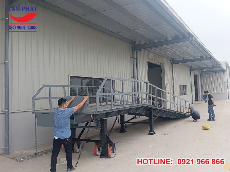 Tân Phát - đơn vị chuyên cung cấp cầu dẫn xe nâng uy tín