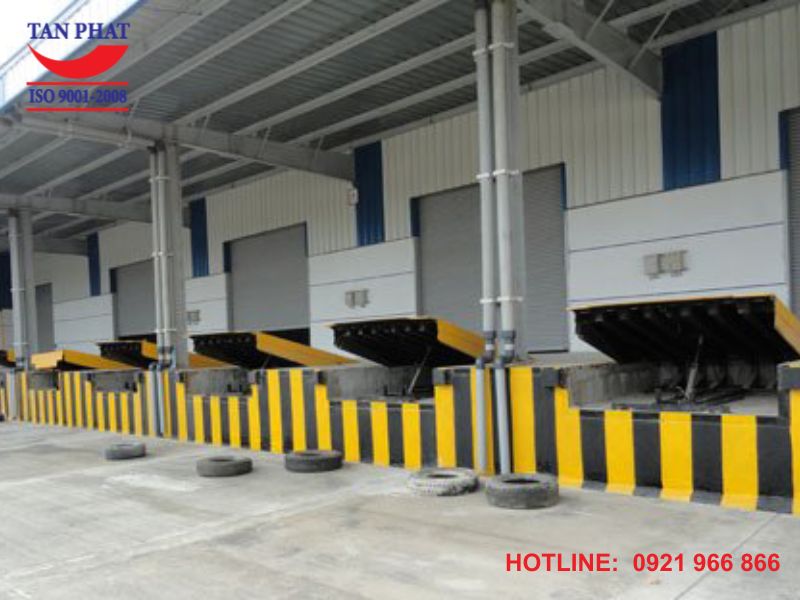 Quy trình kiểm định sàn nâng hàng tại Tân Phát