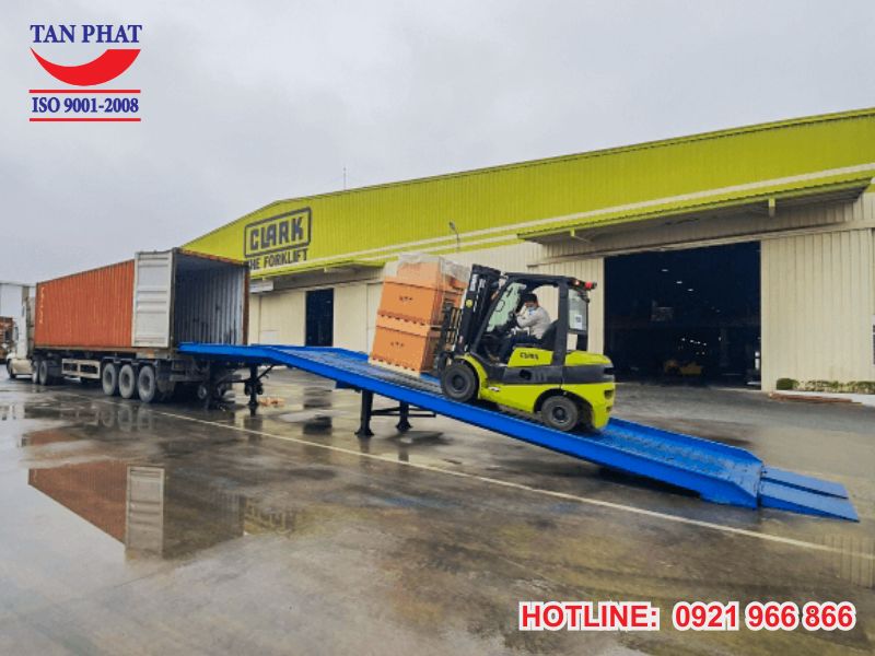 Giải Pháp Bốc Xếp Hàng Hóa Hiệu Quả Giúp Tăng Năng Suất