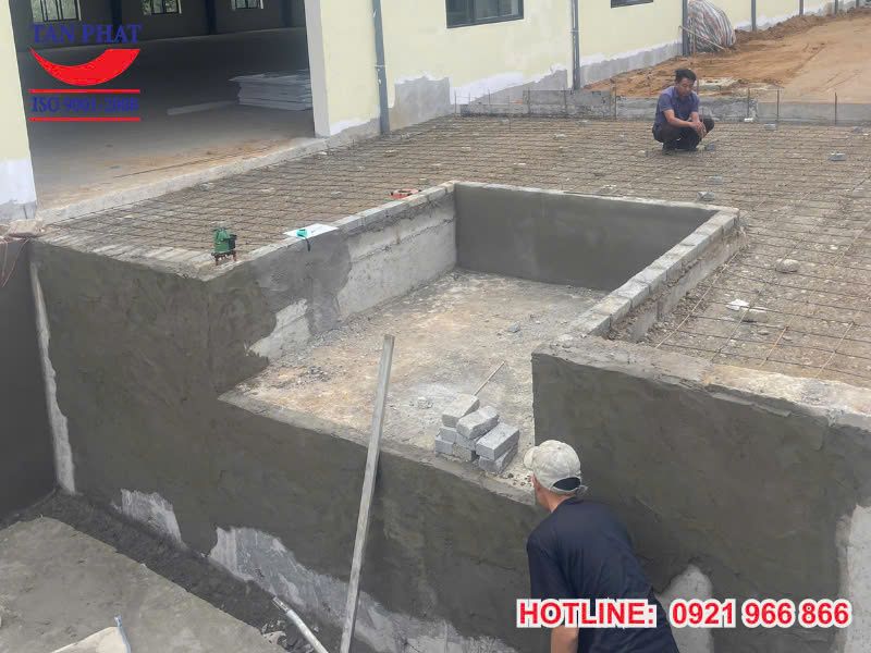 Đào và hoàn thiện hố bê tông