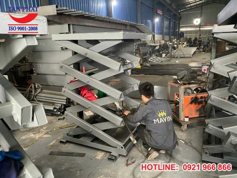 Mua bàn nâng thủy lực ở đâu uy tín, giá tốt?