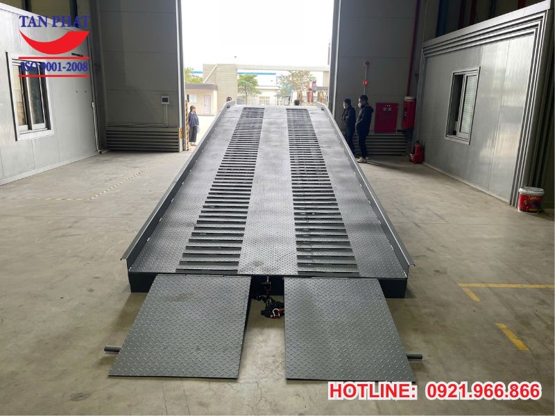 Ưu điểm nổi bật của cầu dẫn xe nâng 8 tấn 10x2,35m