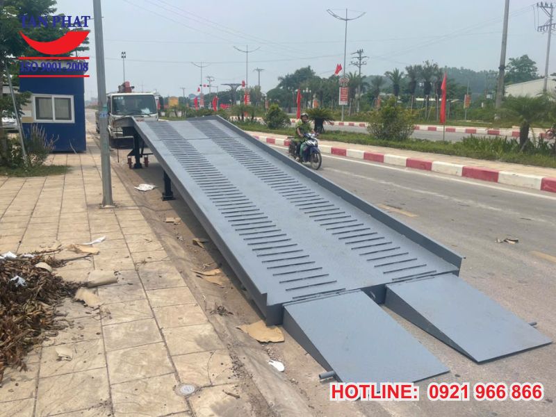 Báo giá cầu dẫn lên container dài 11m mới nhất