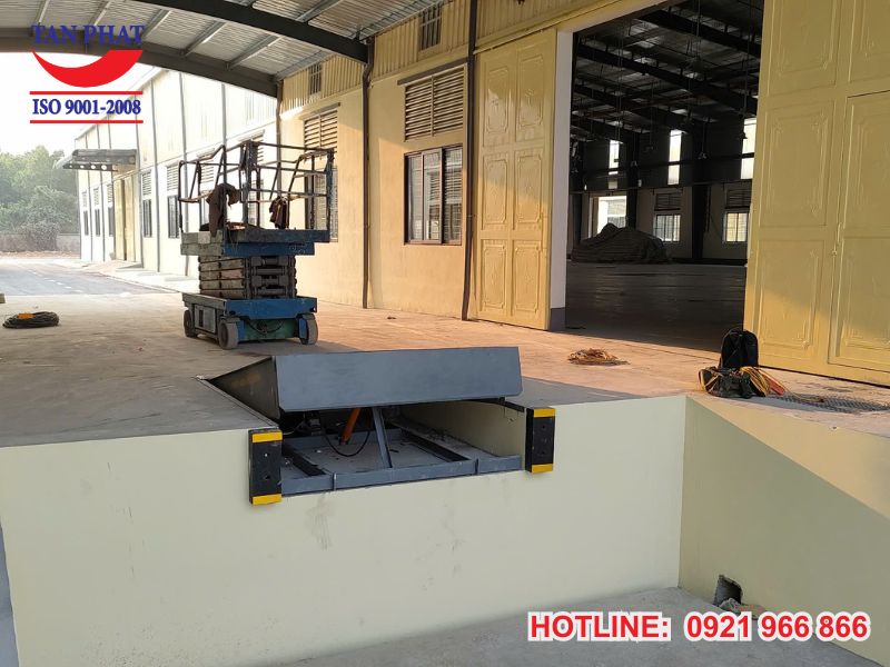 Hình ảnh thực tế sàn nâng thủy lực 15 tấn đã được lắp đặt hoàn thiện