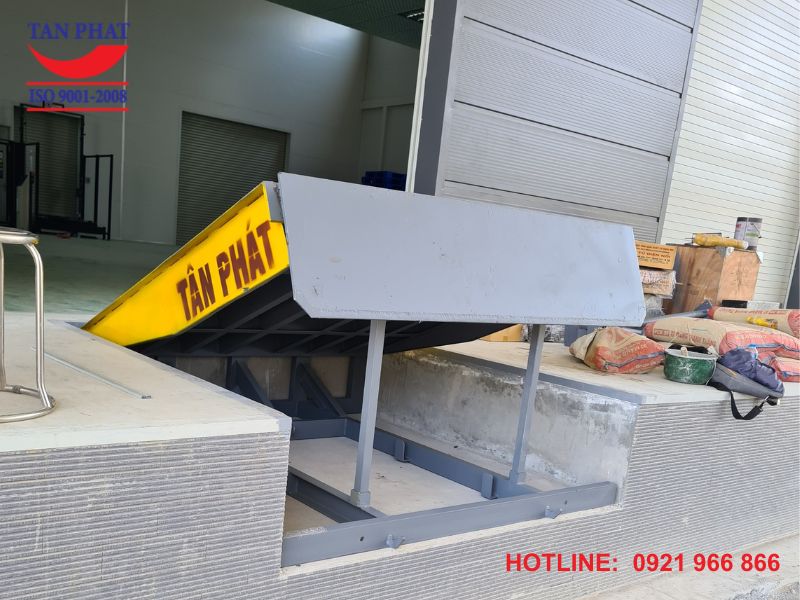 Tân Phát- báo giá dock leveler tốt nhất thị trường