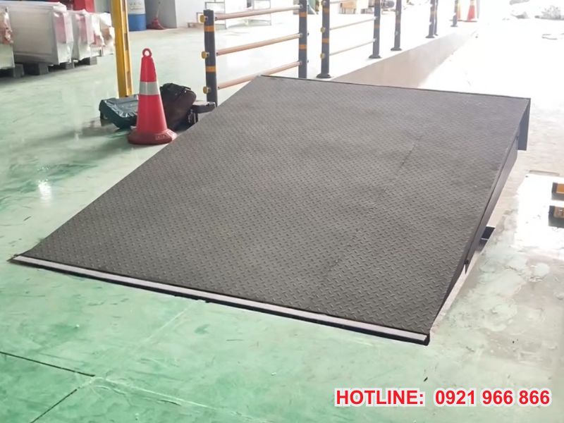 Kết cấu sàn nâng dock leveler được lắp đặt
