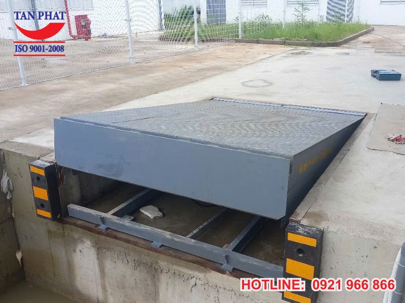 Hoàn Thiện Lắp Đặt Dock Leveler Tại Mỹ Hào, Hưng Yên