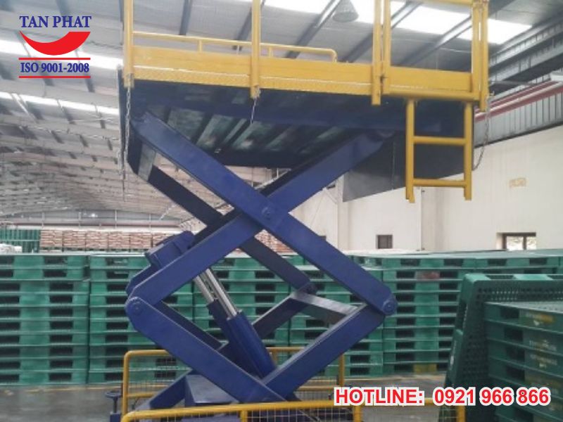 Bàn nâng thủy lực 1200x2400mm