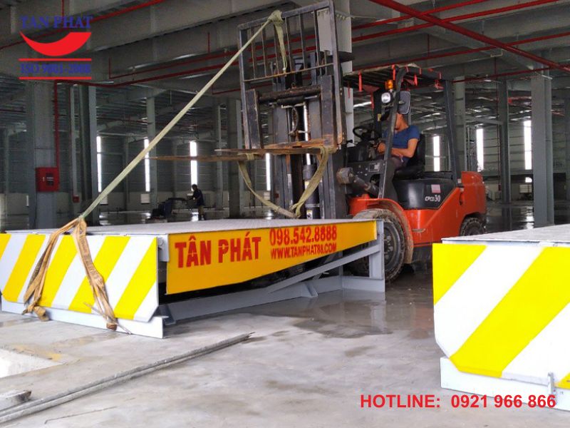 Xưởng sản xuất dock leveler - sàn nâng thủy lực Tân Phát tại Thanh Oai, Hà Nội