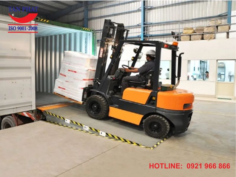 Địa chỉ sản xuất Dock nâng hàng giá tốt và uy tín cao