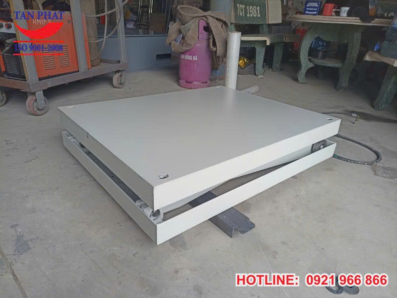 Dự án bàn giao bàn nâng thủy lực 1 tấn