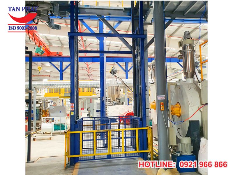Địa chỉ cung cấp thang nâng hàng thủy lực uy tín
