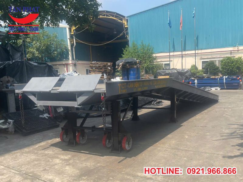 Đặc điểm nổi bật của cầu dẫn xe nâng lên container 6 tấn dài 11m