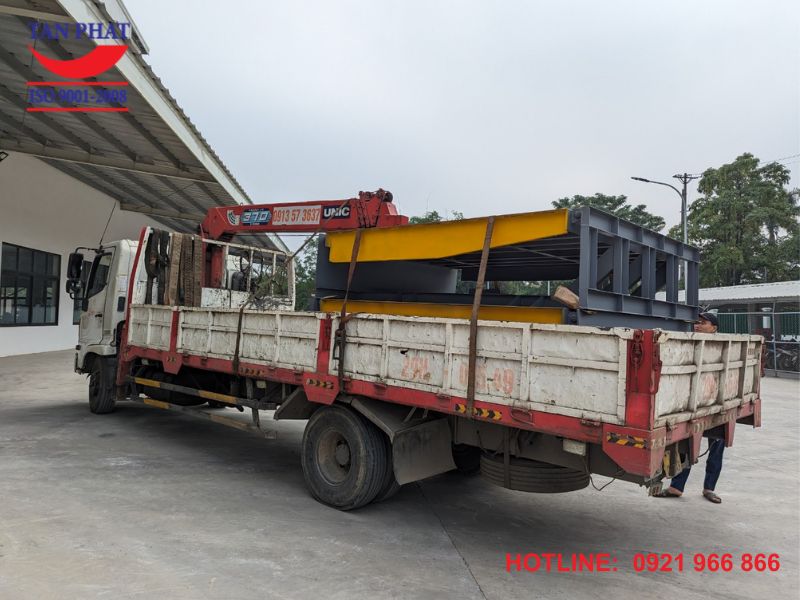 Tân Phát sản xuất lắp đặt sàn nâng thủy lực - dock leveler