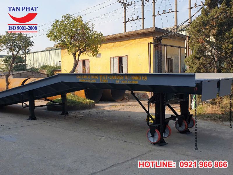 Bàn giao cầu dẫn xe nâng 10 tấn tại Đông Anh, Hà Nội