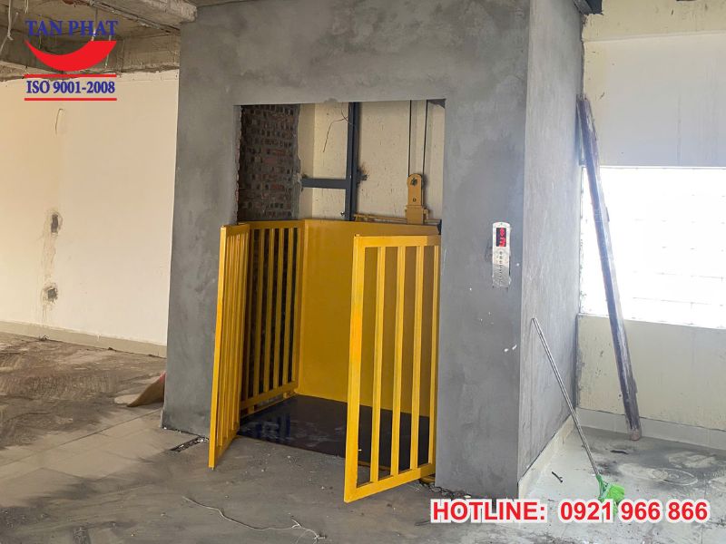 Thang tời hàng 1 tấn - 5 tầng