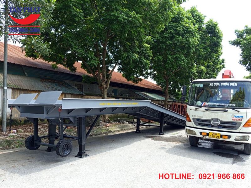 Cầu lên container 12 tấn được Tân Phát lắp đặt, bàn giao tại Hải Phòng.