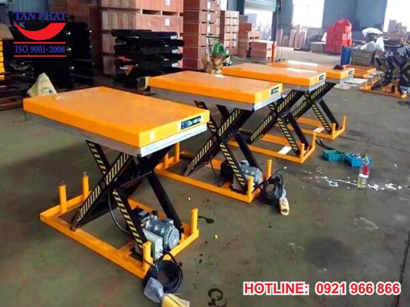 Tân Phát - Đơn vị cung cấp bàn nâng điện uy tín, chất lượng