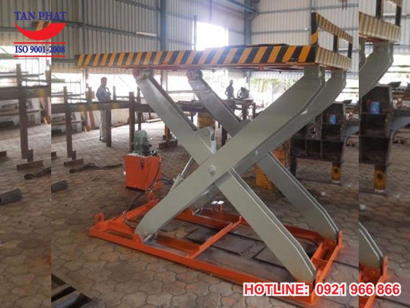 Bàn nâng hạ hàng hóa bằng điện