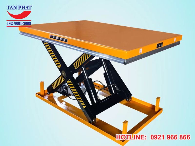 Giá bàn nâng bao nhiêu?