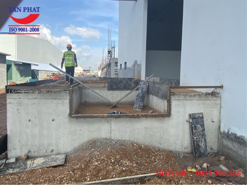 Hố dock trong quá trình hoàn thiện tại Nham Sơn