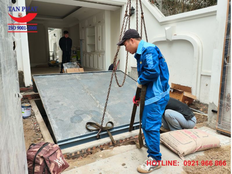 Tiến hành lắp đặt Dock Leveler 6 Tấn với kích thước 2500x2500x500mm