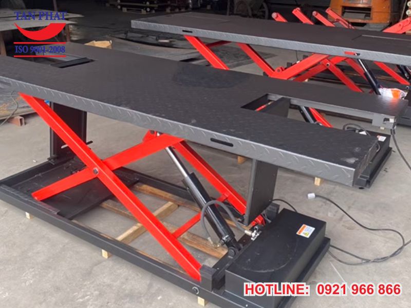 Bàn nâng xe máy thủy lực