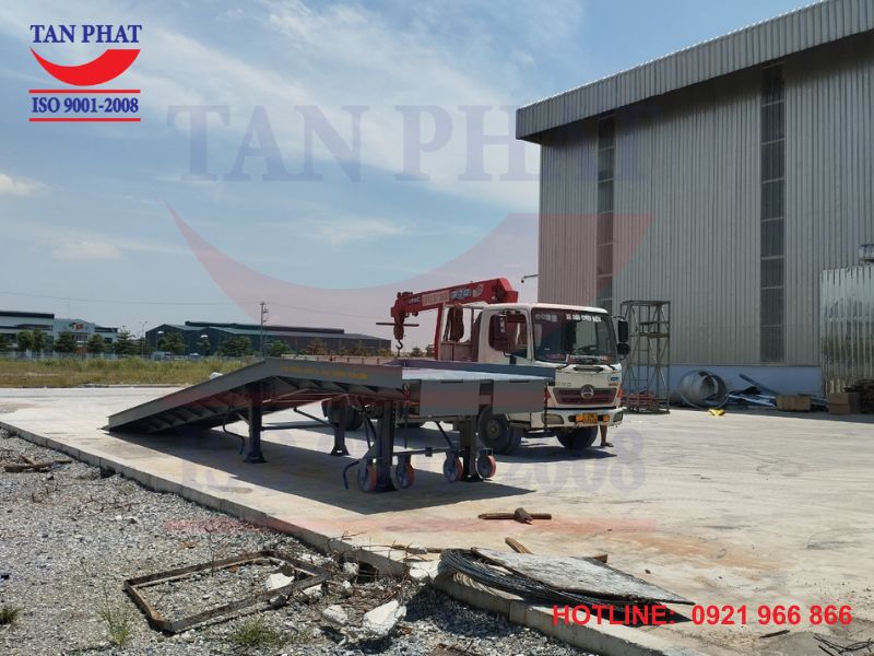 Cầu container 10 tấn