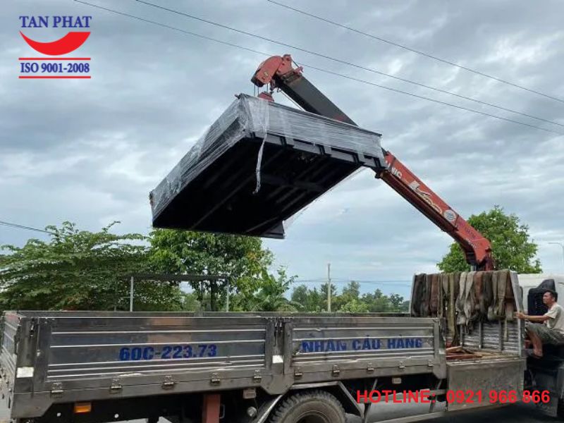 Chi phí vận chuyển sàn nâng