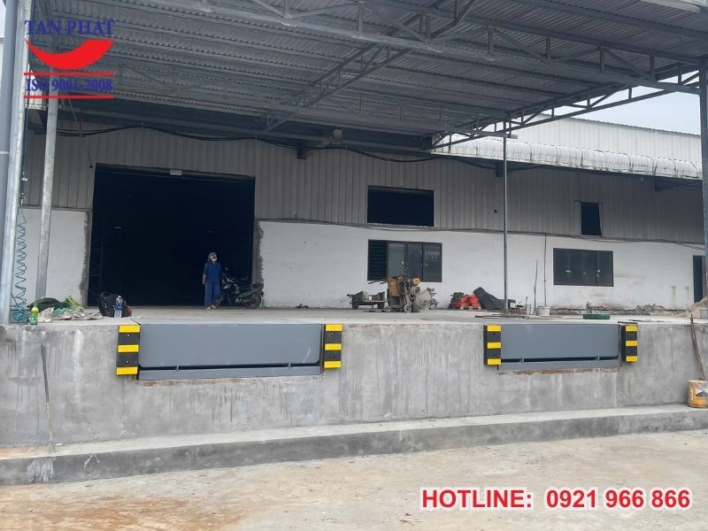 Hoàn thiện dự án lắp đặt dock leveler 8 tấn 2,5mx2m tại tỉnh Phú Thọ