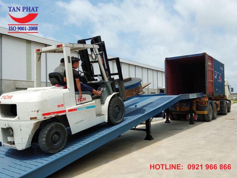 Cầu dẫn xe nâng sản xuất, lắp đặt bởi Tân Phát
