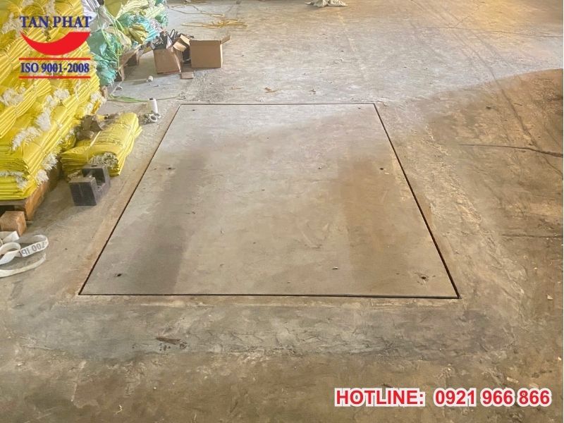 Hình ảnh thực tế cân sàn điện tử lắp đặt âm nền