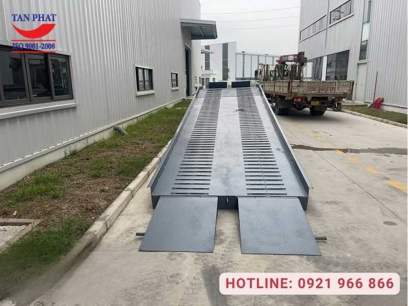 Dự án sản xuất và lắp đặt cầu dẫn container 6 tấn Hưng Yên của Tân Phát