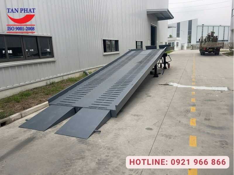 Dự án sản xuất và lắp đặt cầu dẫn container 6 tấn Hưng Yên của Tân Phát