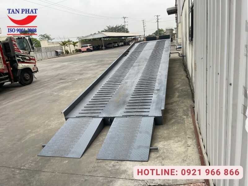 Cầu dẫn xe nâng 10 tấn, 13m tại Hưng Yên